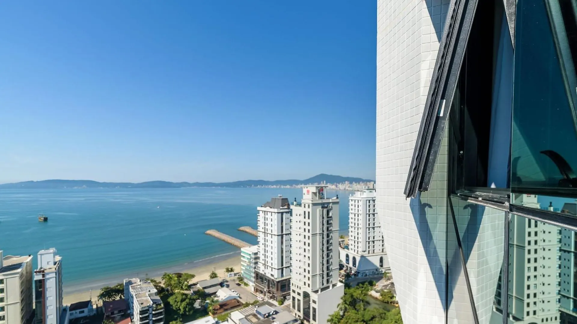 Mhfbs - Edificio Moderno C/ Piscina Vista Mar Em Itapemaアパートメント ブラジル