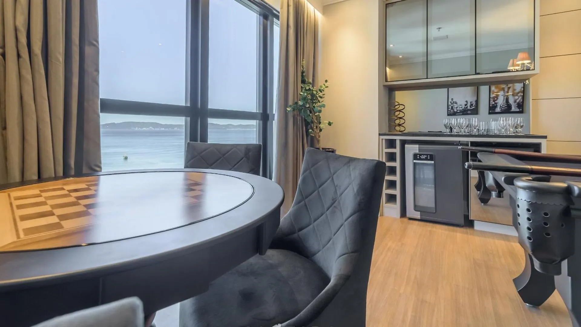 Mhfbs - Edificio Moderno C/ Piscina Vista Mar Em Itapema Apartment Brazil