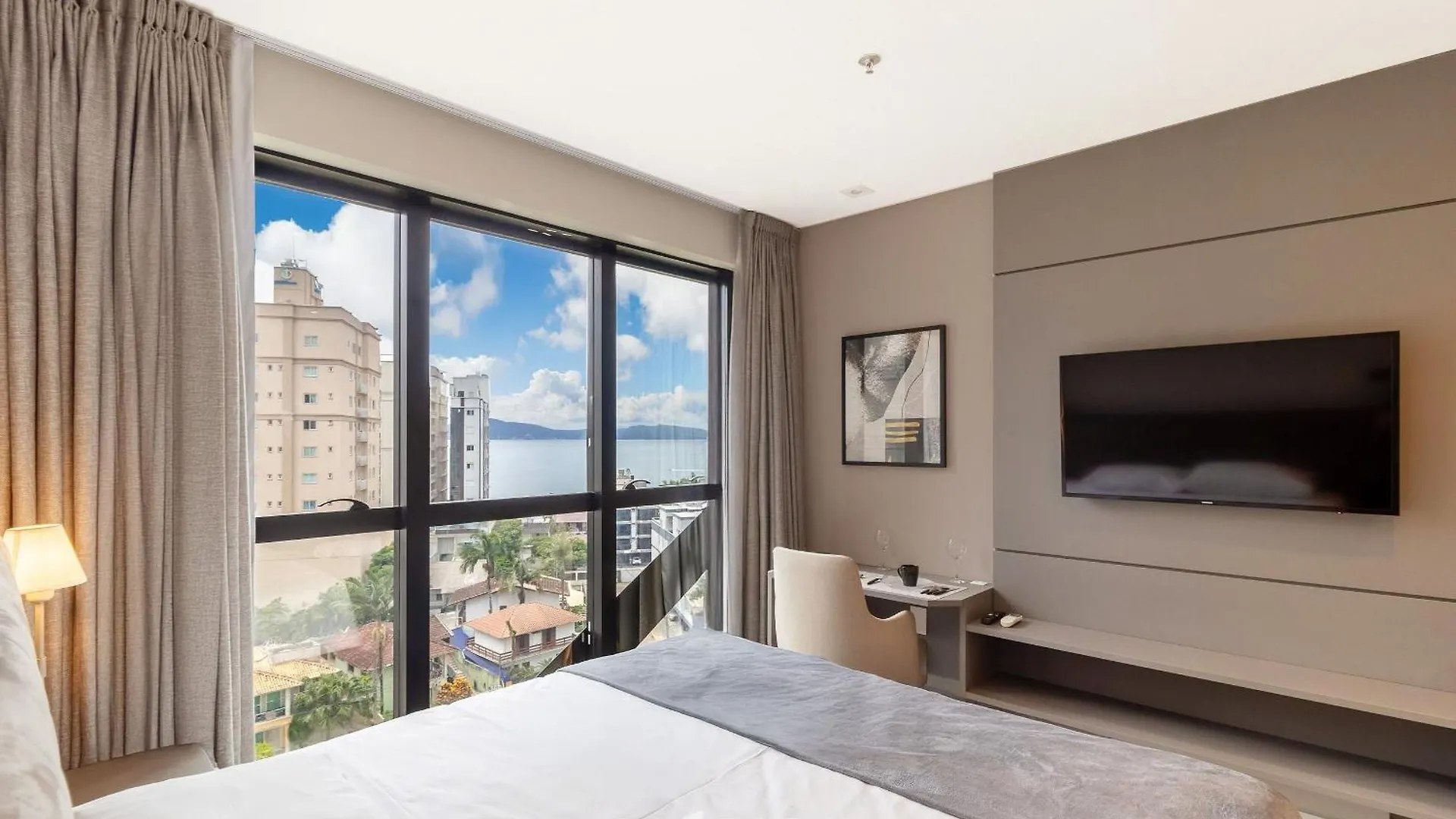 Mhfbs - Edificio Moderno C/ Piscina Vista Mar Em Itapema Apartment