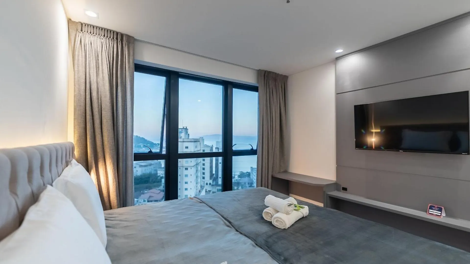 Mhfbs - Edificio Moderno C/ Piscina Vista Mar Em Itapema Apartamento Brasil